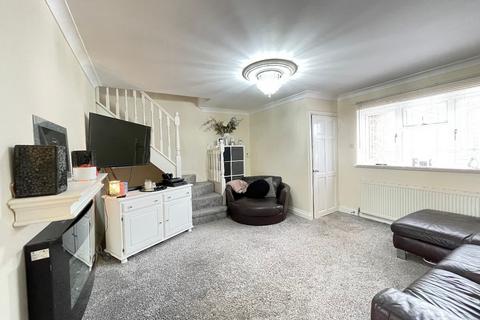 3 bedroom terraced house for sale, Waarden Road, Canvey Island