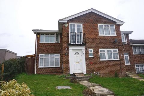 3 bedroom end of terrace house to rent - Leas Close, Chessington, Surrey. KT9 2EQ