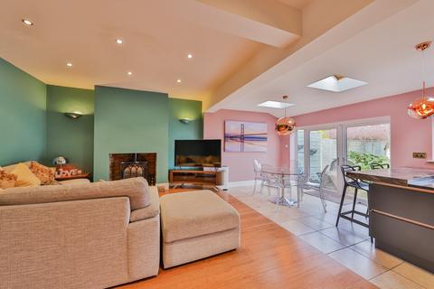2 Derrymore Road, Willerby, Hull, HU10 6ES