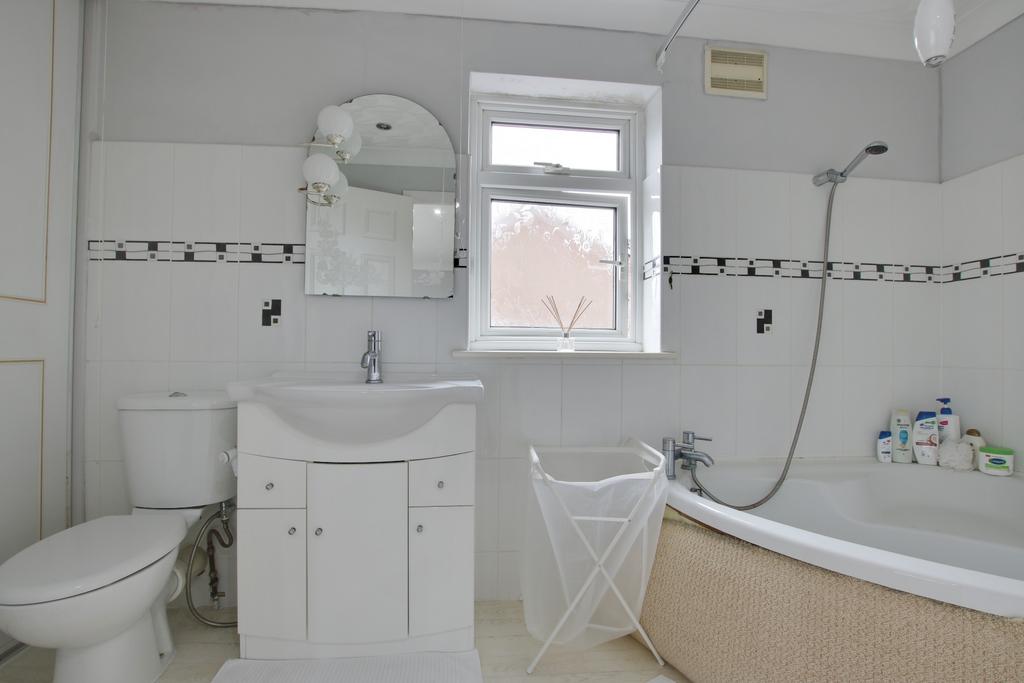 En suite to bedroom two