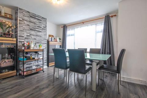 3 bedroom semi-detached house for sale - Alpine Way, Luton LU3