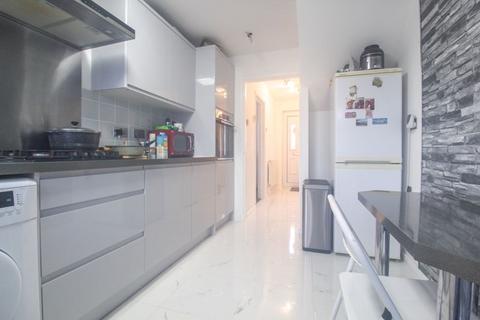 6 Alpine Way, Luton, LU3 3HF