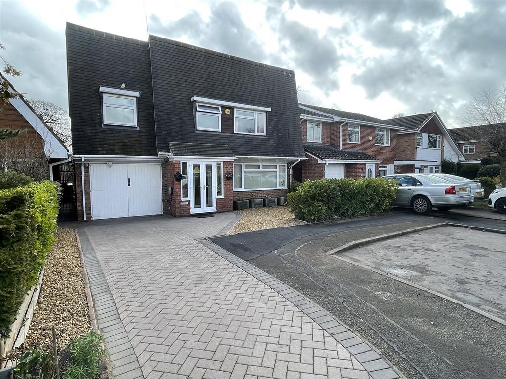 Wellington Road, Newport, Shropshire, TF10 5 bed detached house for