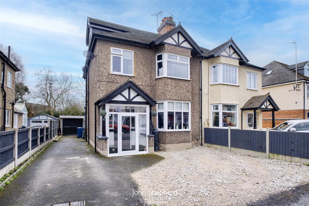 Queensville Avenue, Stafford, Staffordshire, ST17 4 bed semidetached