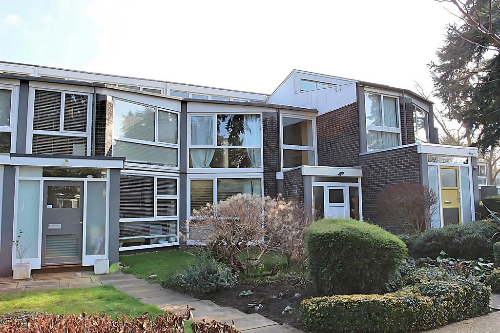 Templemere, Weybridge, Surrey, KT13 9PB 3 bed terraced house £559,950