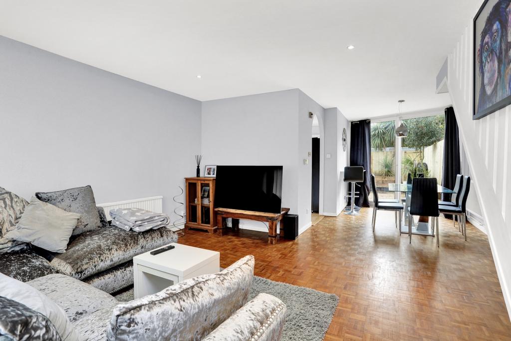 Templemere, Weybridge, Surrey, KT13 9PB 3 bed terraced house £559,950