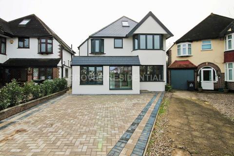 4 bedroom detached house to rent, Reynolds Road, New Malden