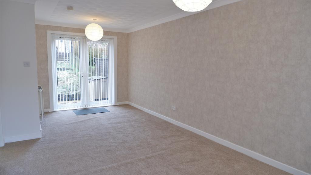 Newton Avenue, Barrhead G78 2 bed terraced house £112,500