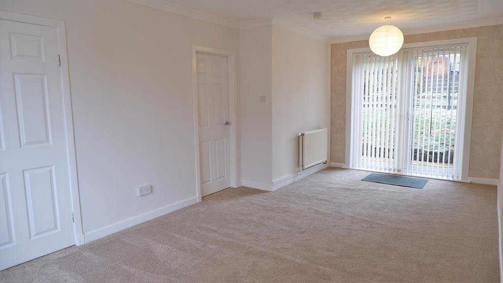 Newton Avenue, Barrhead G78 2 bed terraced house £112,500