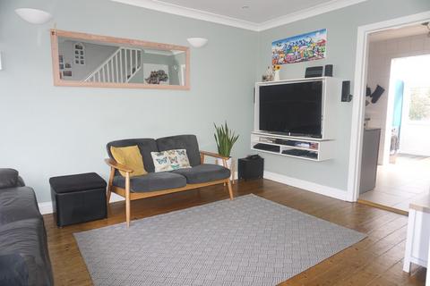 46 Thrigby Road, Chessington, KT9 2AQ