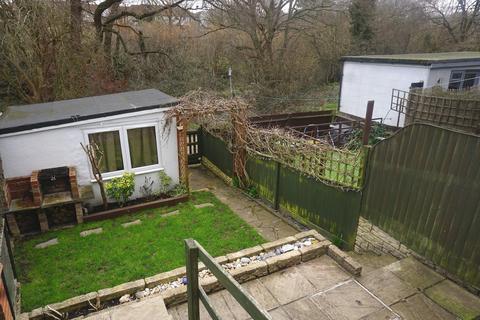 46 Thrigby Road, Chessington, KT9 2AQ
