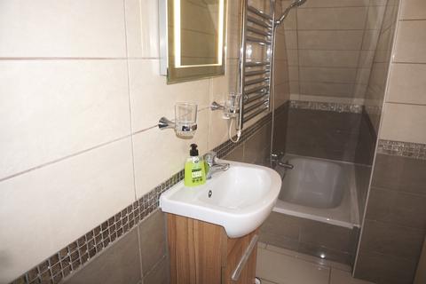 46 Thrigby Road, Chessington, KT9 2AQ