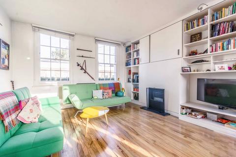 3 bedroom terraced house to rent - Arlington Avenue, Islington, London, N1