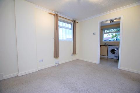 1 bedroom apartment to rent, Larch Avenue, Guildford, Surrey, GU1