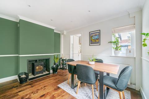 6 Beaconsfield Road, Woking, GU22 9ED