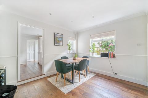 6 Beaconsfield Road, Woking, GU22 9ED