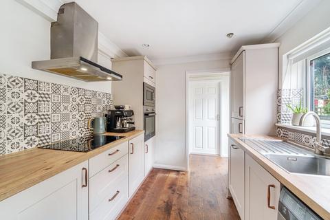 6 Beaconsfield Road, Woking, GU22 9ED