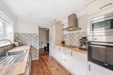 6 Beaconsfield Road, Woking, GU22 9ED