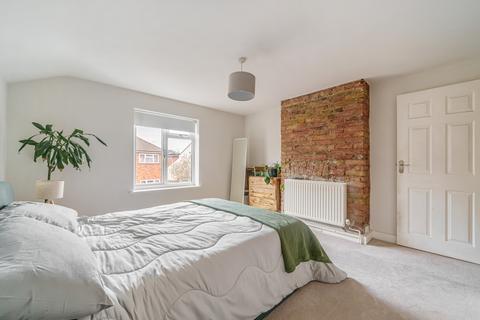 6 Beaconsfield Road, Woking, GU22 9ED