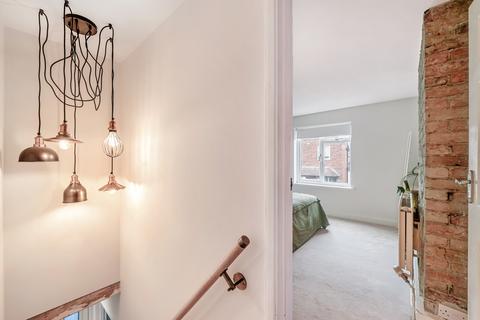 6 Beaconsfield Road, Woking, GU22 9ED