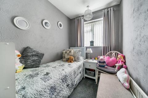 30 Kinross Drive, Sunbury-on-thames, TW16 7JU