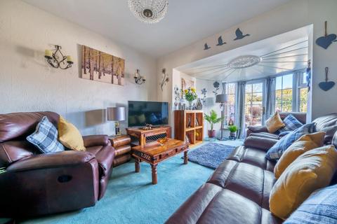 30 Kinross Drive, Sunbury-on-thames, TW16 7JU