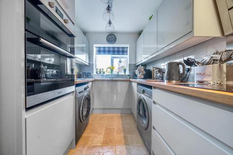 30 Kinross Drive, Sunbury-on-thames, TW16 7JU