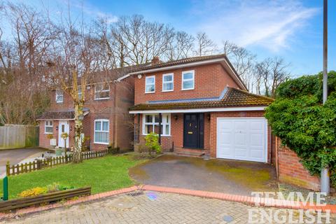 12 Beaver Close, Colchester, CO3 9DZ