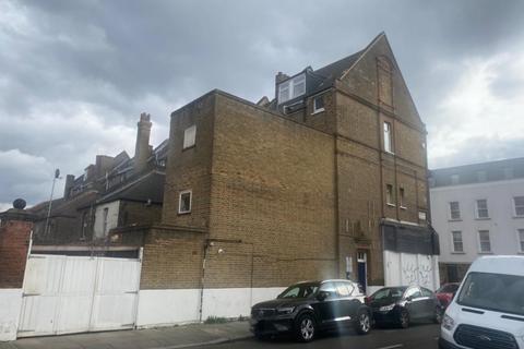 102e Churchfield Road, Acton, London, W3 6DH