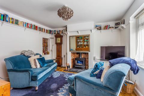Chess Cottage, 347 Waterside, Chesham, HP5 1QE