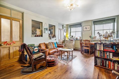 60e Clapham Common South Side, London, SW4 9DA