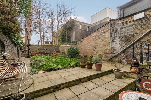 60e Clapham Common South Side, London, SW4 9DA