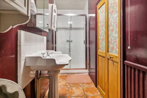 60e Clapham Common South Side, London, SW4 9DA