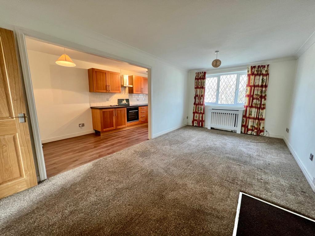 Wetherby, The Moorlands, LS22 2 bed flat for sale £175,000