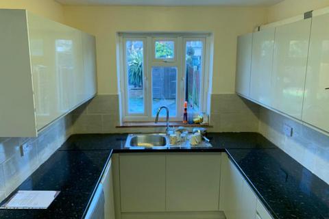 undefined, Hanworth Road, HOUNSLOW, Greater London, TW4