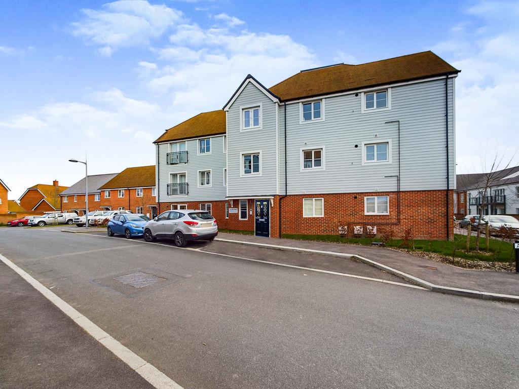 Alder Way, Faygate 2 bed ground floor flat £300,000