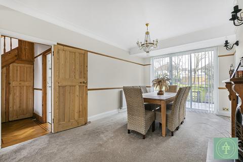 16 Raith Avenue, London, N14 7DU