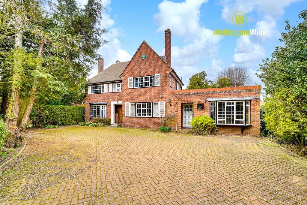 Newmarket Road, Royston 4 bed detached house for sale £800,000