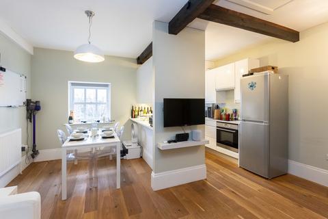 Flat 5, Franklin House Parsonage Square, Dorking, RH4 1GJ