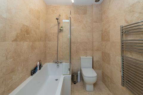 Flat 5, Franklin House Parsonage Square, Dorking, RH4 1GJ