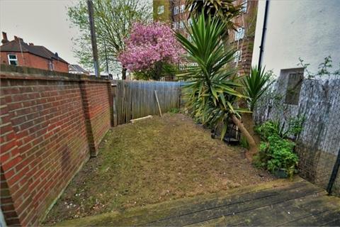 4 bedroom end of terrace house for sale, Oaklands Road, Cricklewood