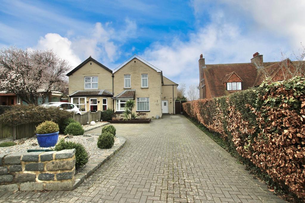Sandwich Road, Whitfield, Dover 3 bed semidetached house for sale £