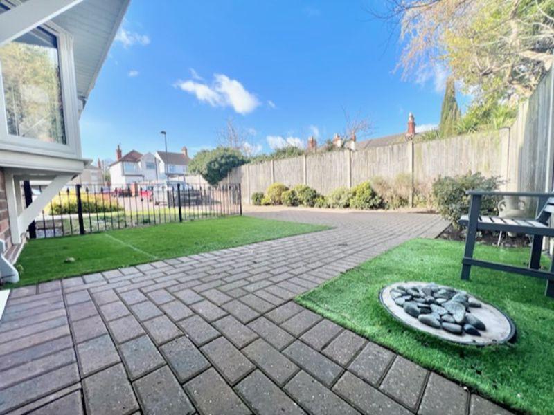 Front garden to...