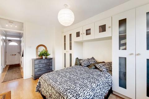 Flat 5, Stockton House Ellsworth Street, London, E2 0AY