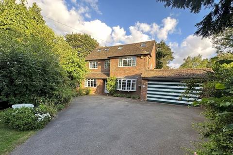 Grove Lodge Chapel Road, Tadworth, KT20 5SF