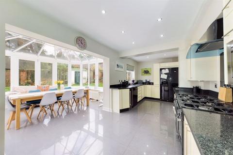 Grove Lodge Chapel Road, Tadworth, KT20 5SF
