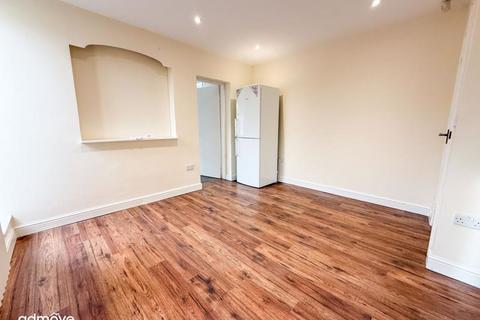 undefined, Reading Drive, Sale, M33