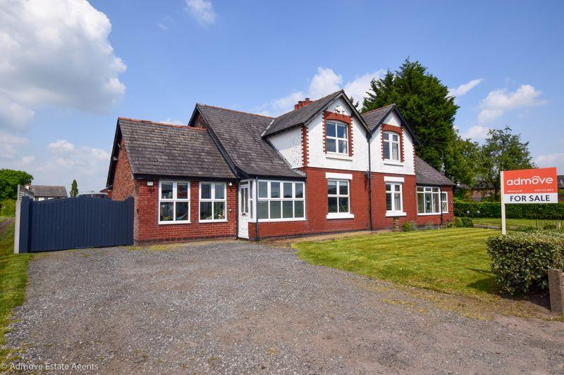 Manchester Road Rixton, WA3 6DX 3 bed semidetached house for sale £