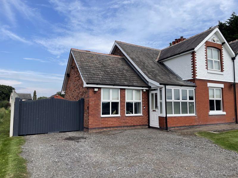 Manchester Road Rixton, WA3 6DX 3 bed semidetached house for sale £
