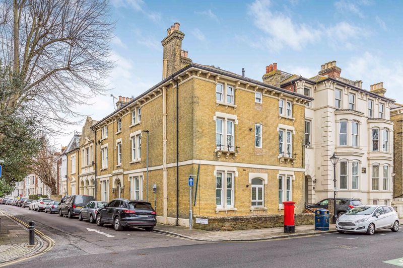 Elphinstone Road, Southsea 2 bed apartment for sale £285,000